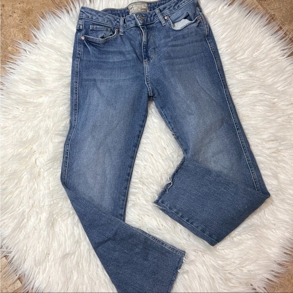 Free People Sz 26 Straight Leg Loose Fit High Waisted Jeans Light Wash EUC - Picture 1 of 5